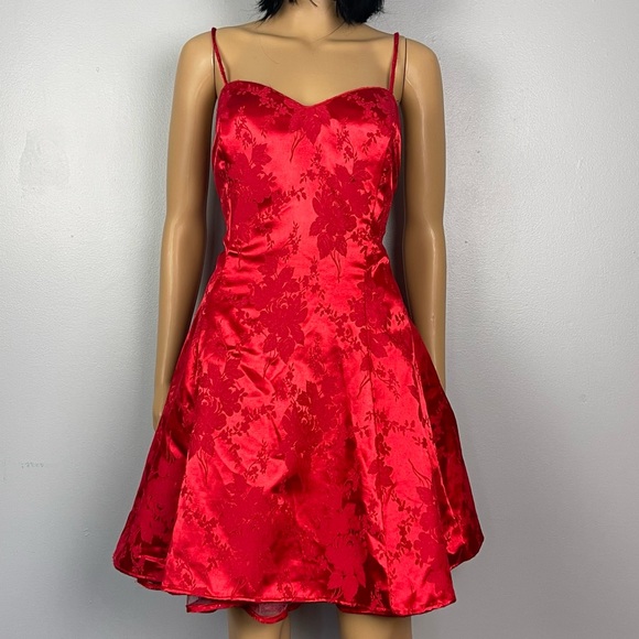 Dresses & Skirts - Vintage Red Brocade Dress